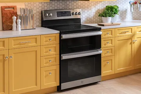 ge-slide-in-range-yellow-cupboards